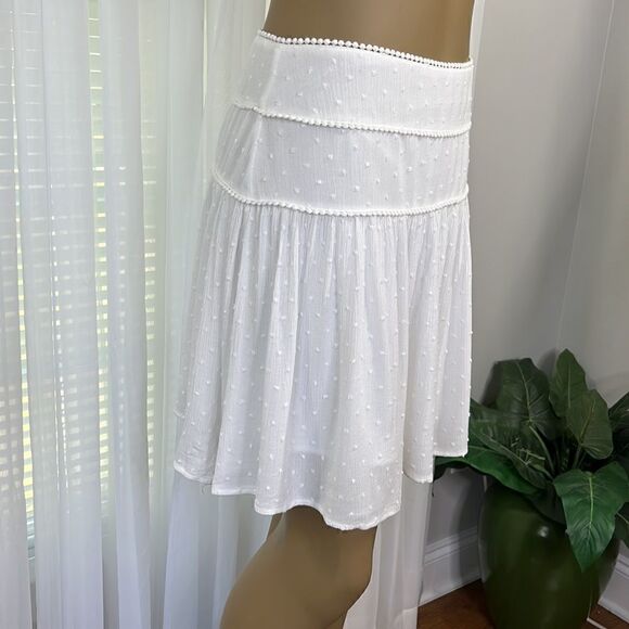 Forever 21 White Knot Skirt Lined Medium - Picture 2 of 7